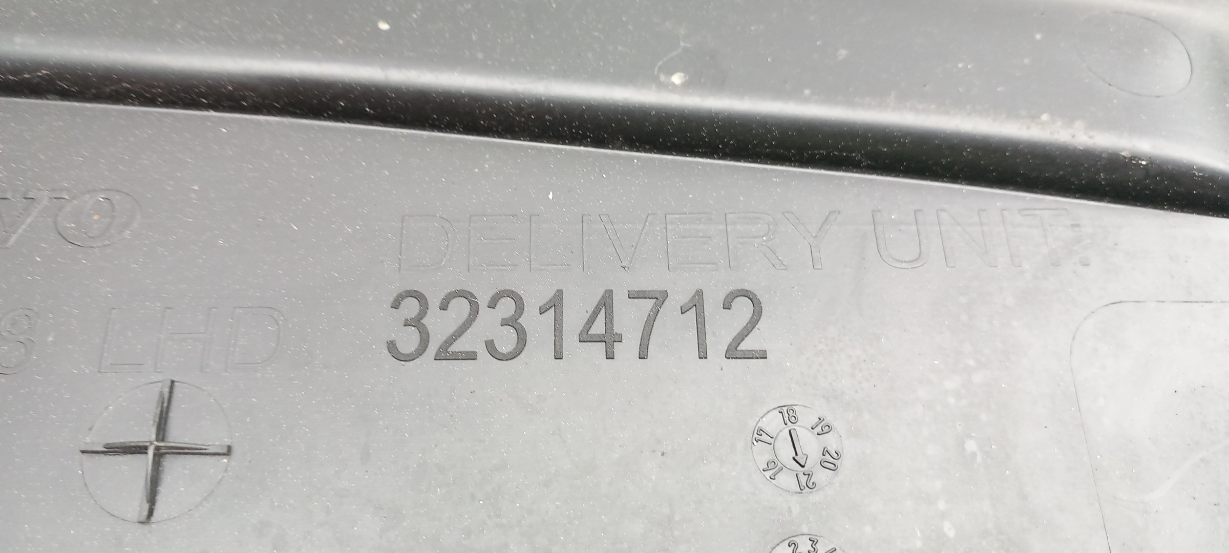 Moulure VOLVO V60 II (225) Imagem-1