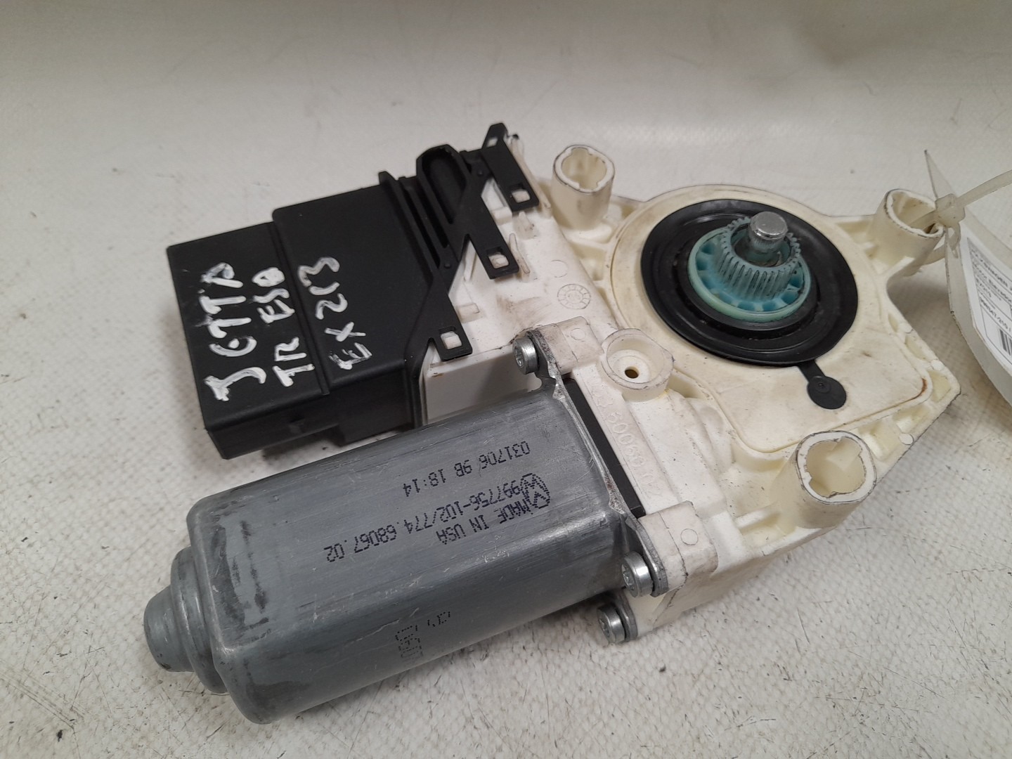Motor vidro trás direito VOLKSWAGEN Jetta III (1K2) Imagem-2