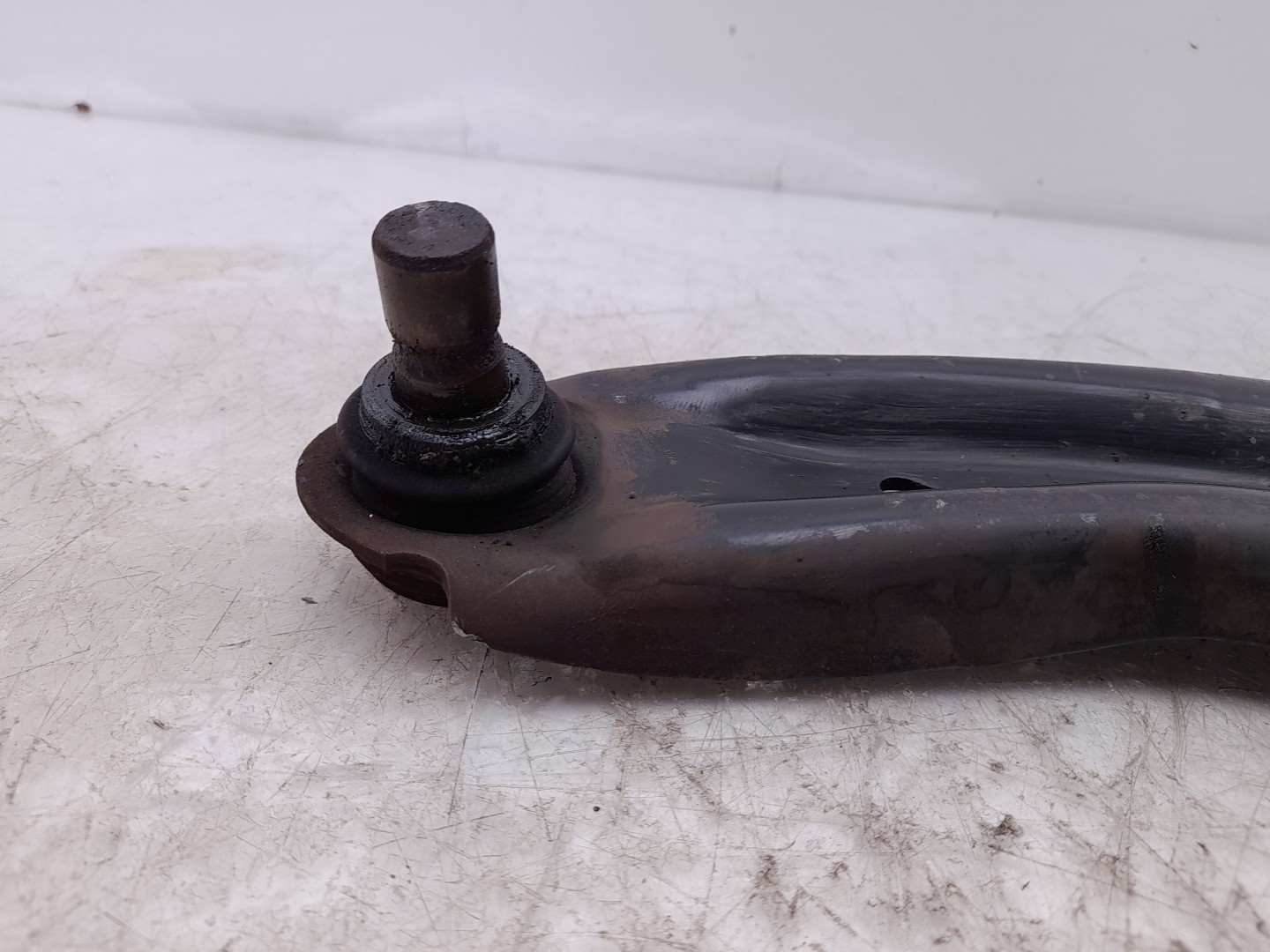 Left front suspension arm FORD Fiesta VI (CB1, CCN) Imagem-1