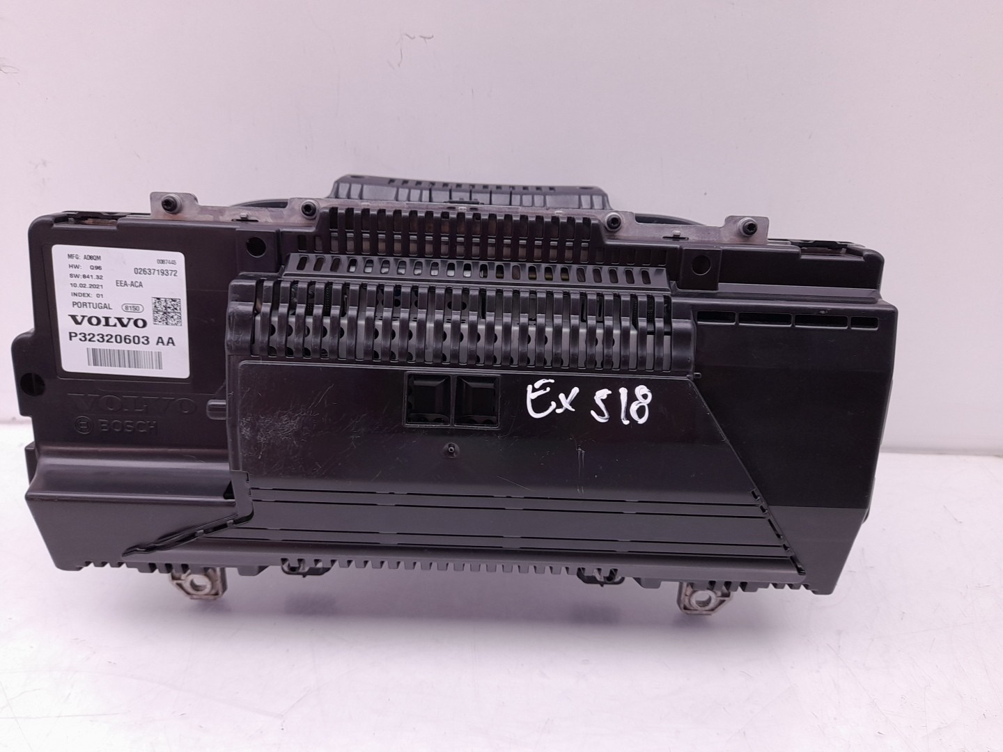 Compteur de vitesse VOLVO V60 II (225) Imagem-1