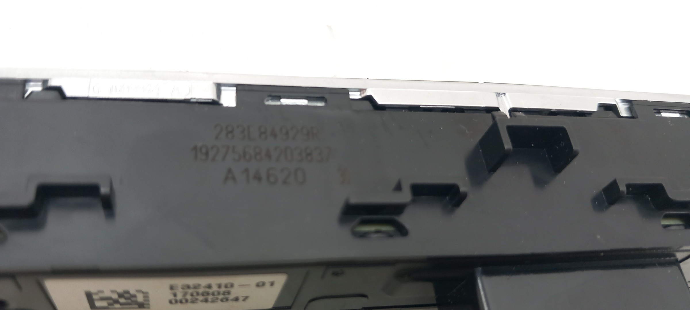 Module générique RENAULT Megane IV (B9A/M_) Imagem-2