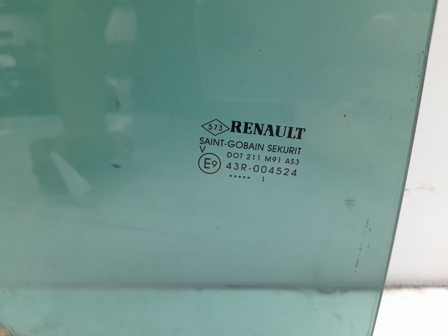 Vitre porte arrière Droite RENAULT Megane III (BZ0_) Imagem-1