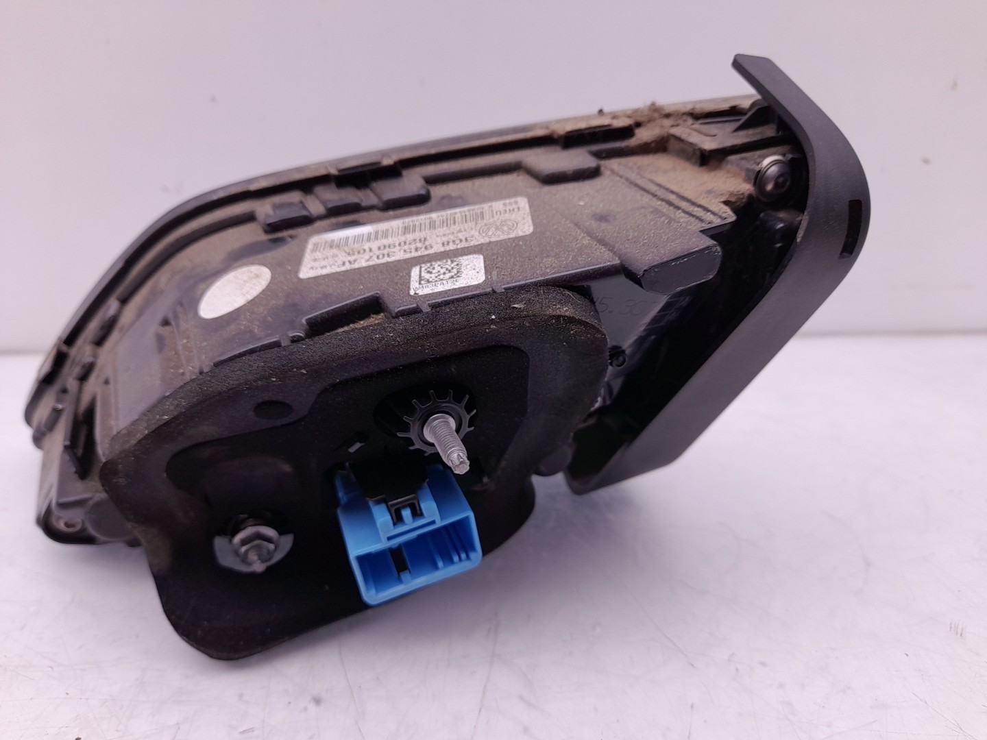Left Tailgate light  VOLKSWAGEN Arteon (3H7, 3H8) Imagem-1