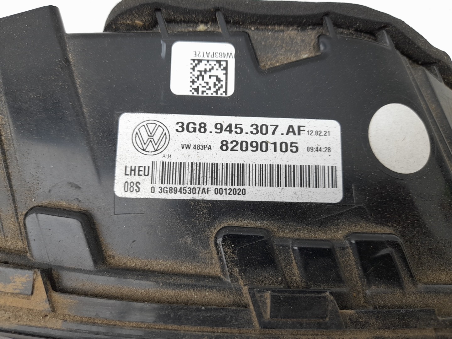 Left Tailgate light  VOLKSWAGEN Arteon (3H7, 3H8) Imagem-2