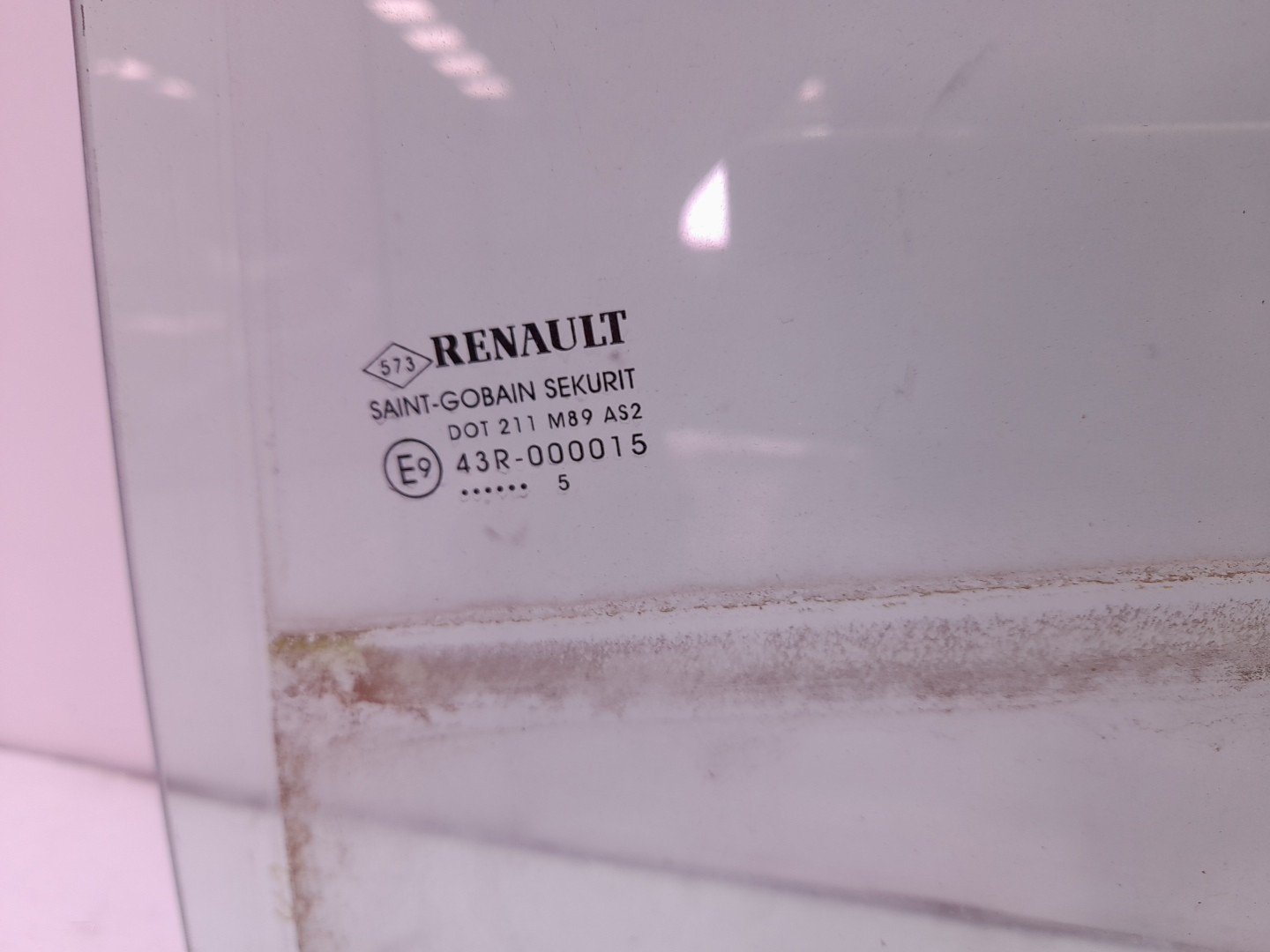 Vitre porte arrière gauche RENAULT Megane III (BZ0_) Imagem-1