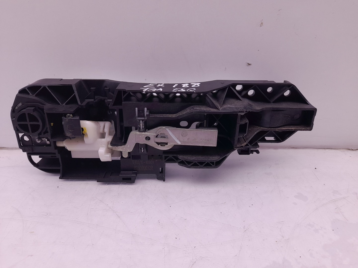 Poignée de porte arrière gauche RENAULT Megane III (BZ0_) Imagem-1