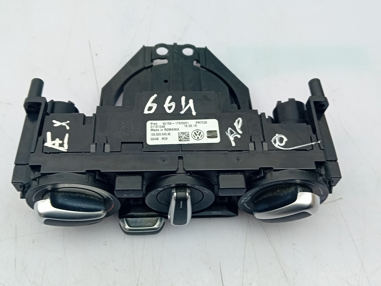AC switch VOLKSWAGEN Up Imagem-1