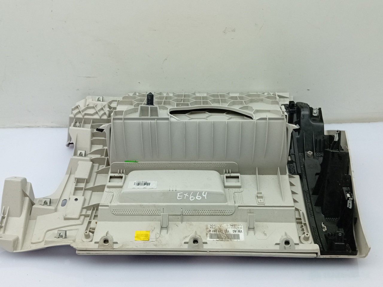 Glove Box / Compartment VOLKSWAGEN Up Imagem-1