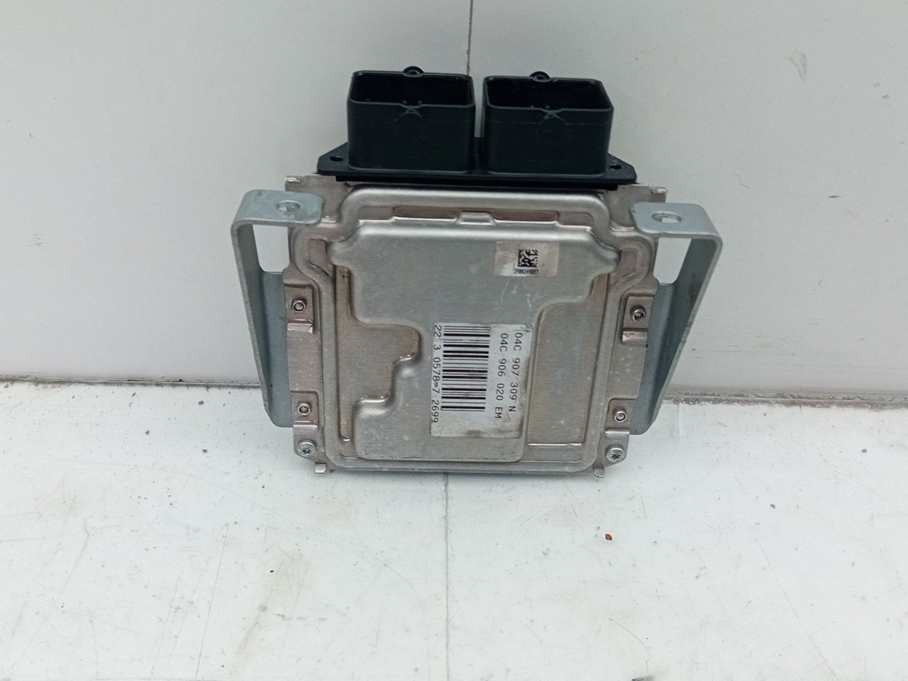 Engine control unit / ECU VOLKSWAGEN Up Imagem-1