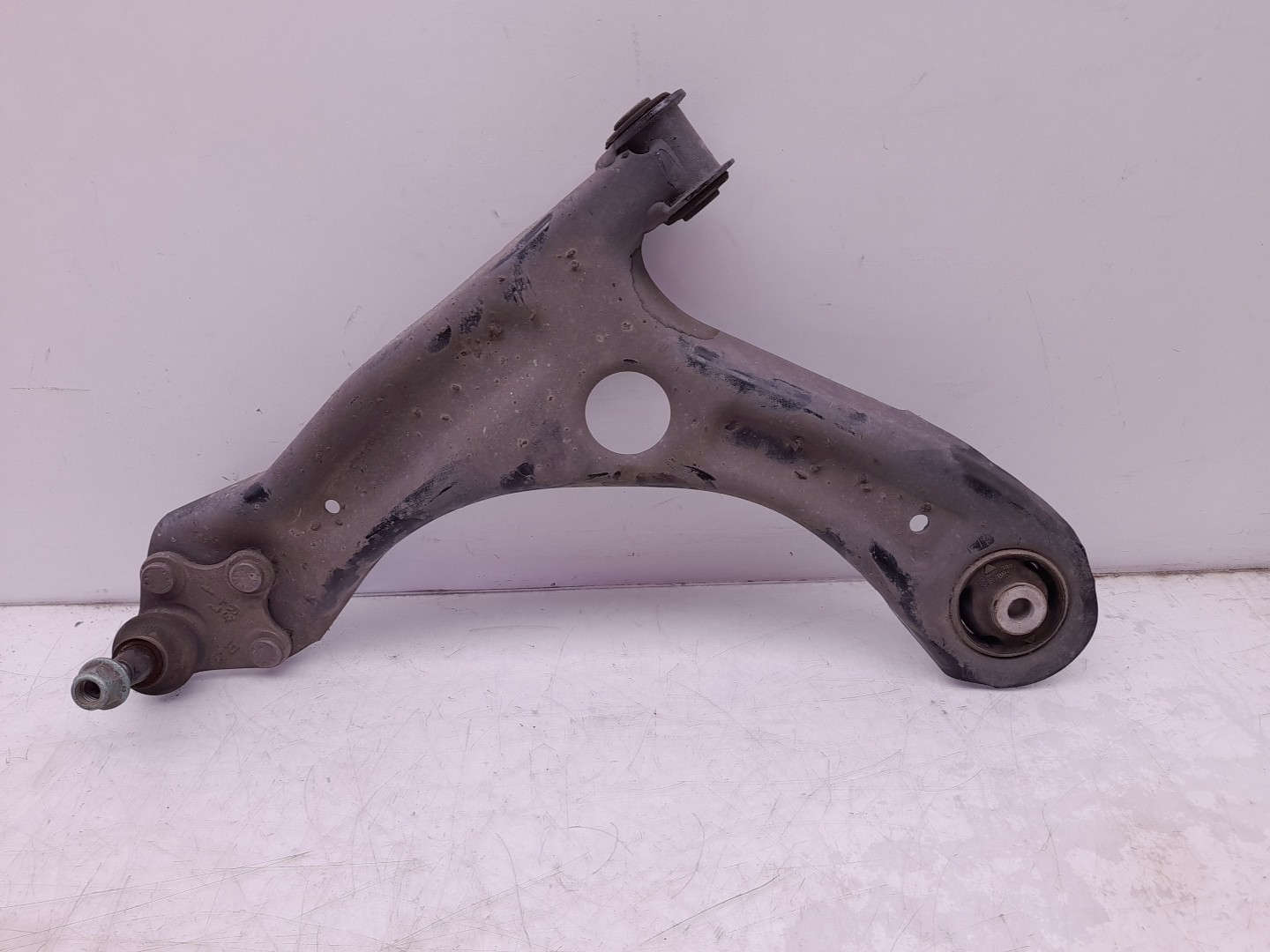 Left front suspension arm