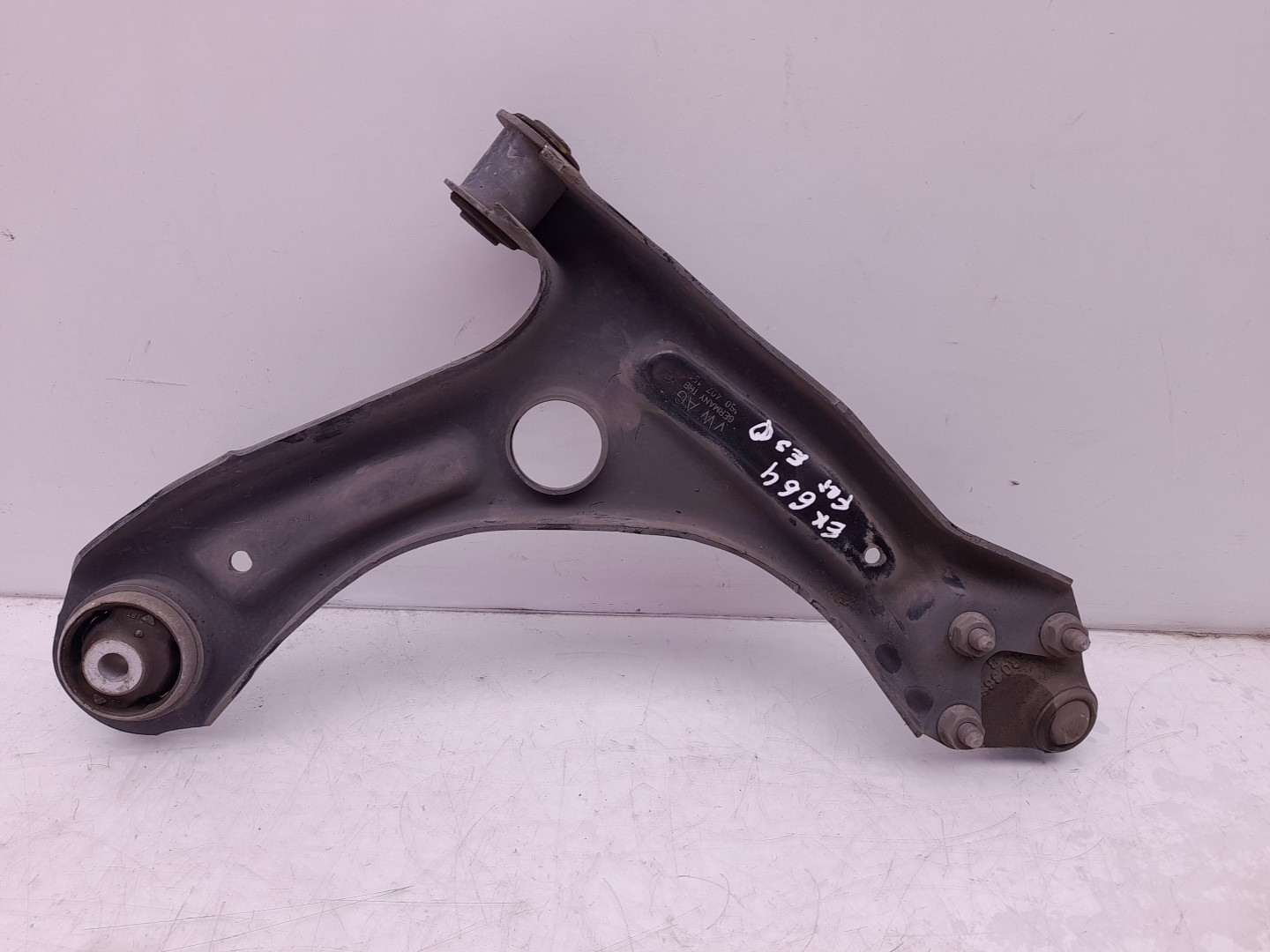 Left front suspension arm VOLKSWAGEN Up Imagem-1