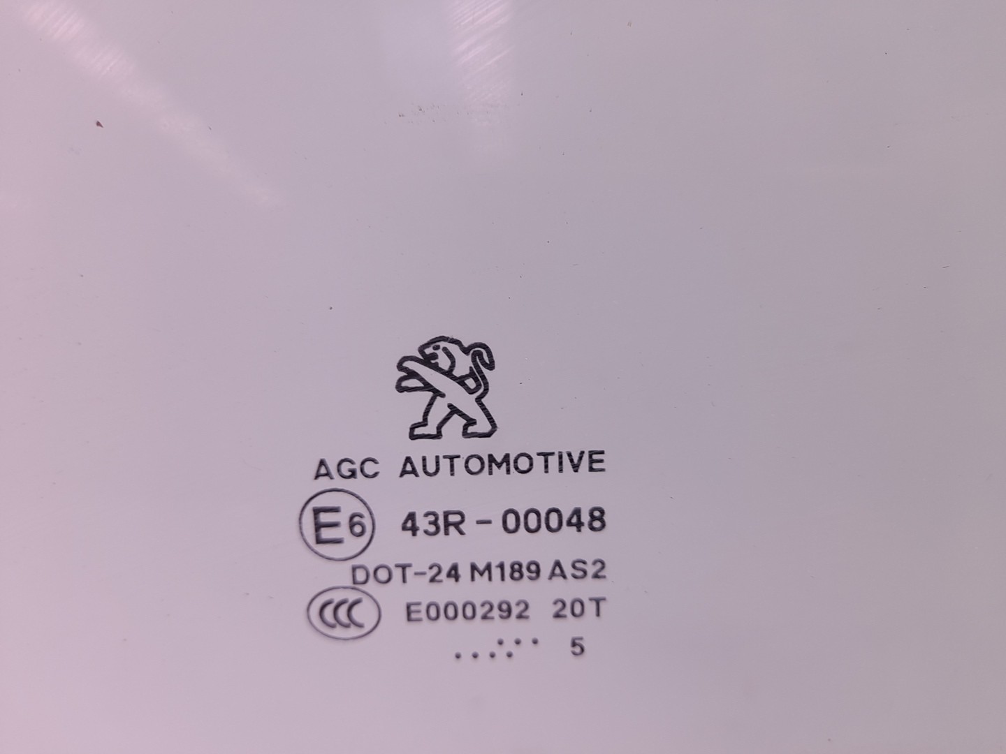 Vidro porta trás esquerdo PEUGEOT 2008 I (CU_) Imagem-1