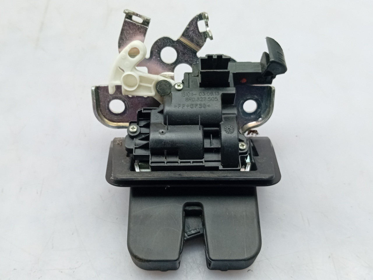 Serrure / verrou coffre AUDI A3 Sportback (8VA, 8VF) Imagem-1