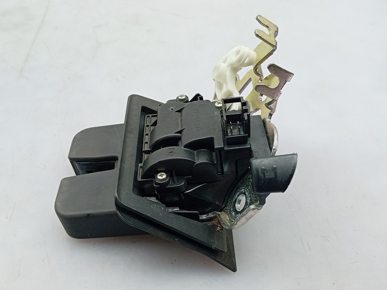 Serrure / verrou coffre AUDI A3 Sportback (8VA, 8VF) Imagem-3