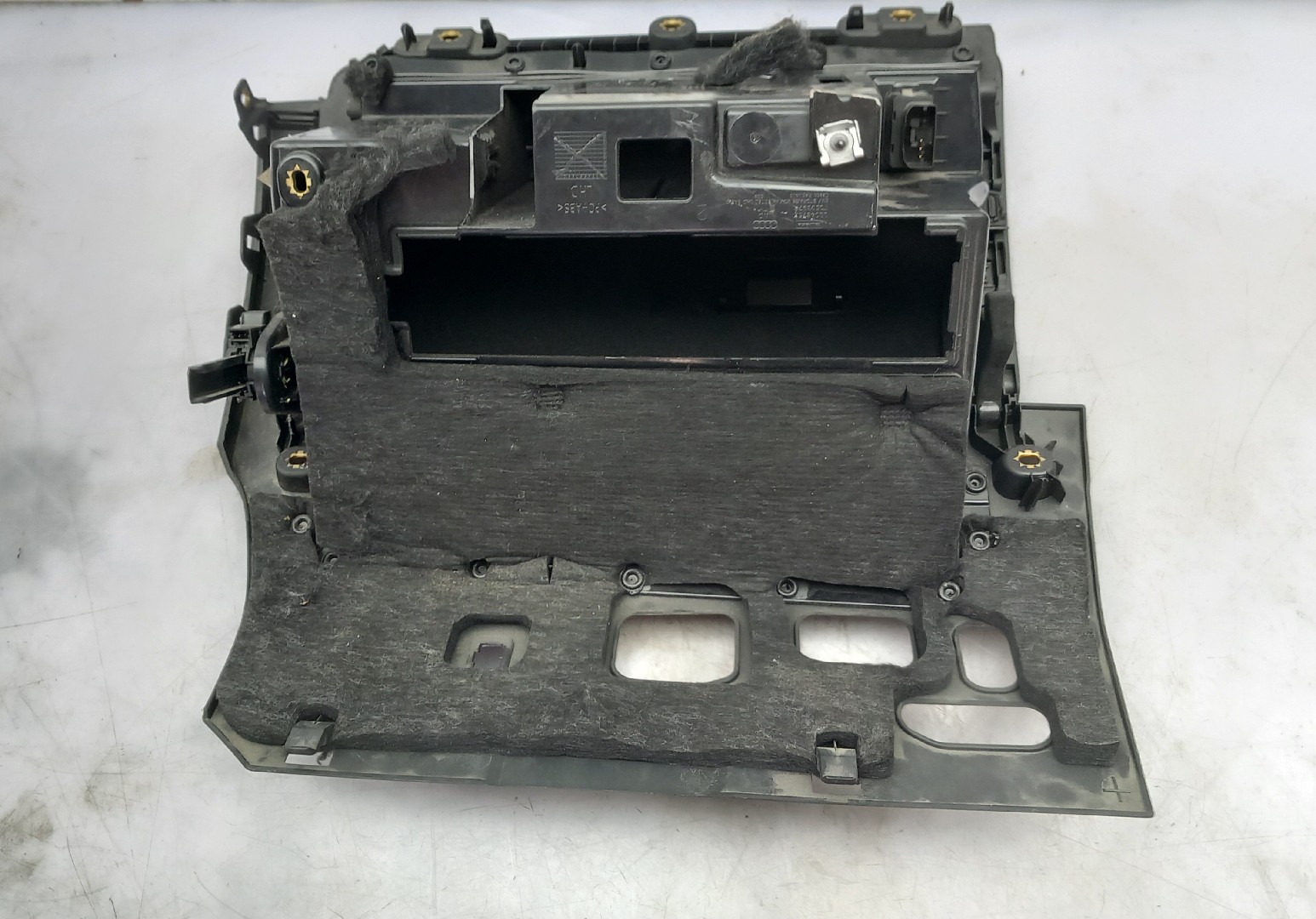 Porta luvas AUDI A3 Sportback (8VA, 8VF) Imagem-2