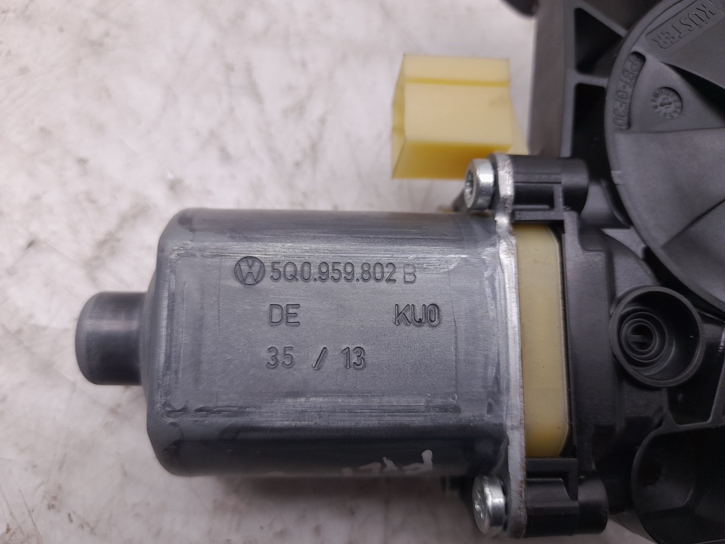 Moteur lève-vitre avant gauche AUDI A3 Sportback (8VA, 8VF) Imagem-3