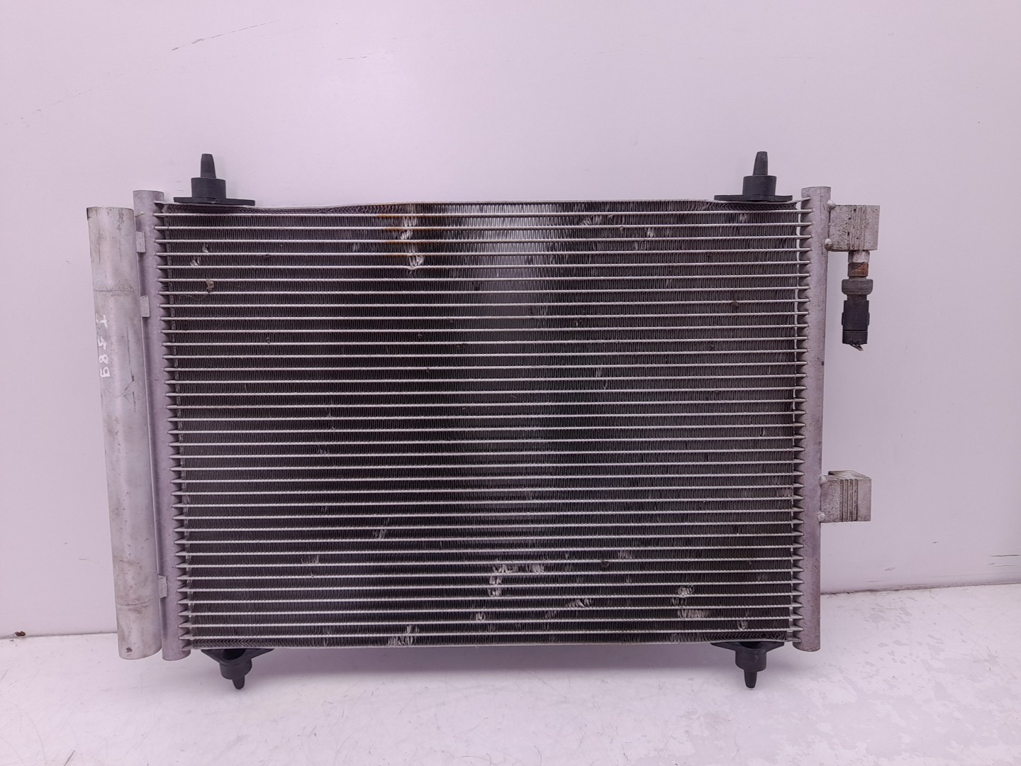 Condensatore aria condizionata (A/C)