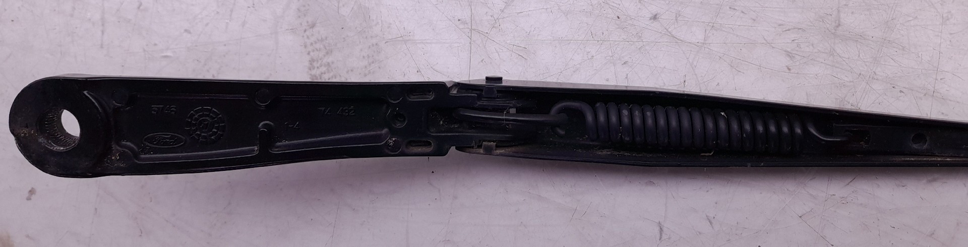 Windscreen wiper arm Left front FORD Fiesta VII (HJ, HF) Imagem-1