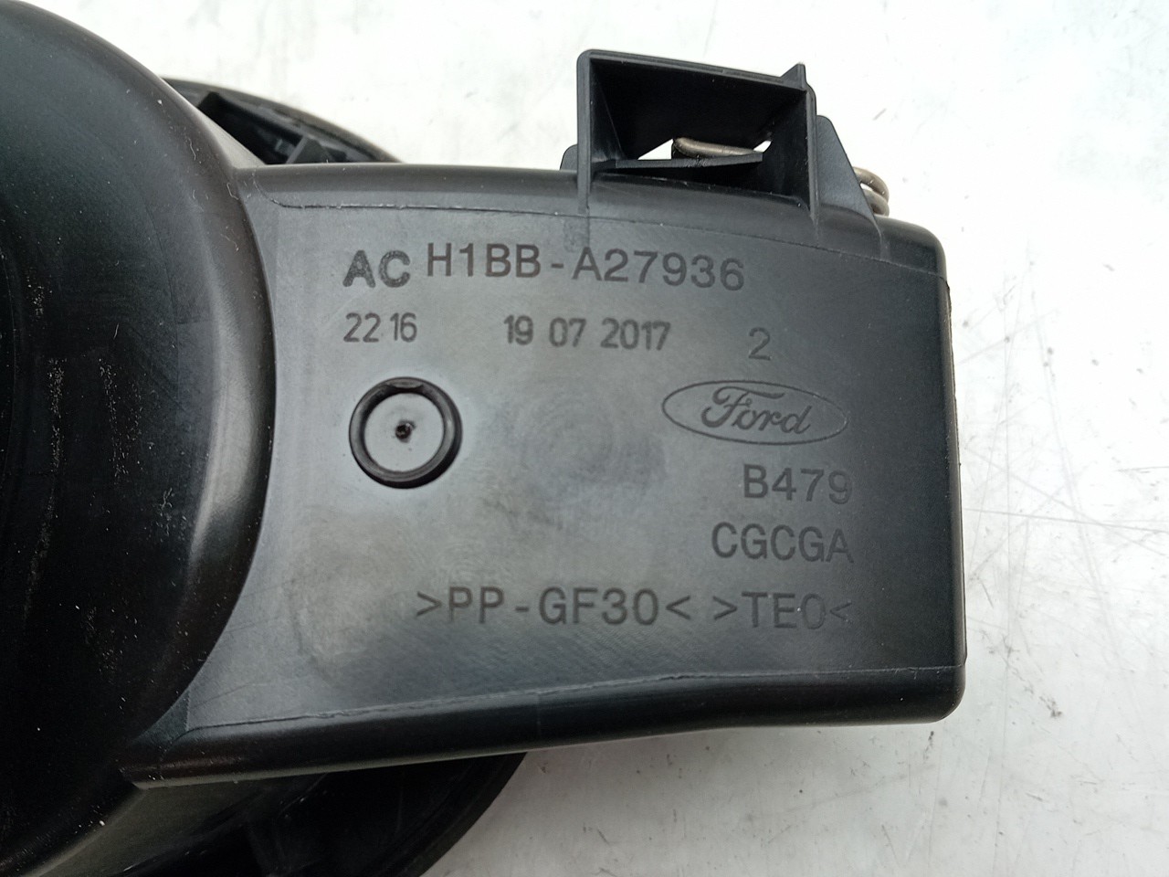 Fuel tank cap FORD Fiesta VII (HJ, HF) Imagem-2