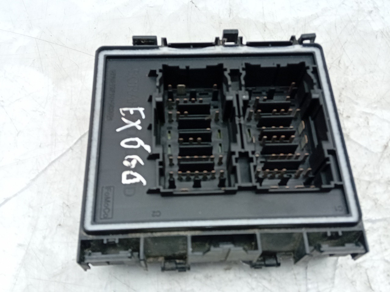 Boîte de fusibles / SAM / BSI FORD Fiesta VII (HJ, HF) Imagem-1
