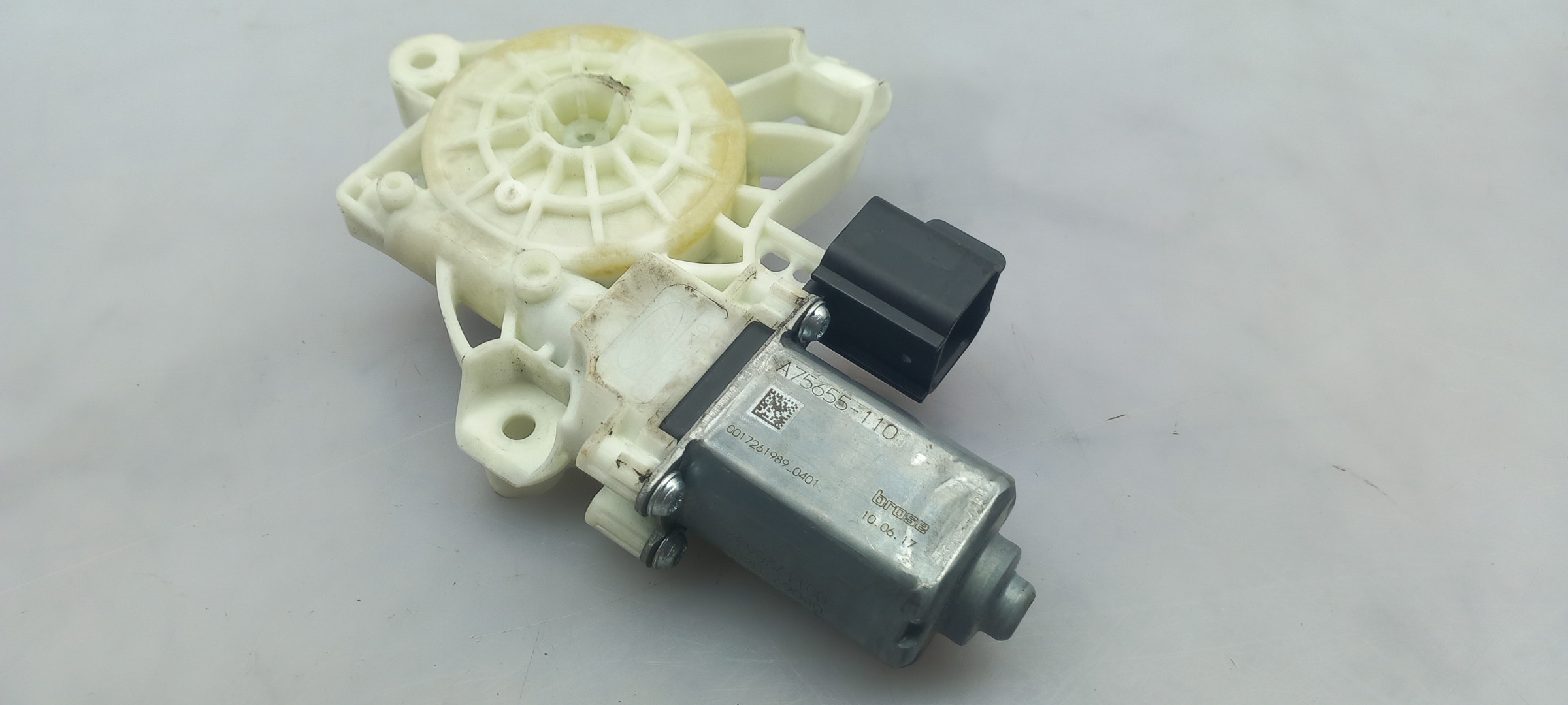 Right front window regulator