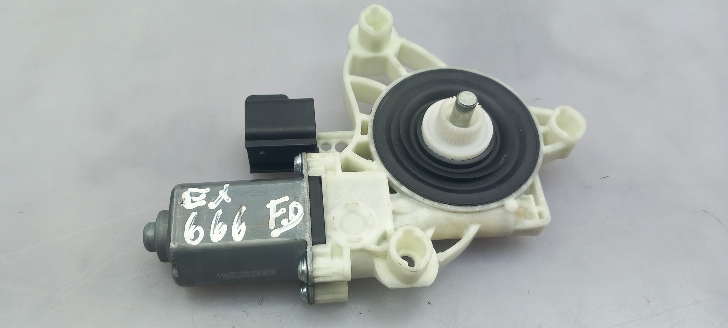 Right front window regulator FORD Fiesta VII (HJ, HF) Imagem-1