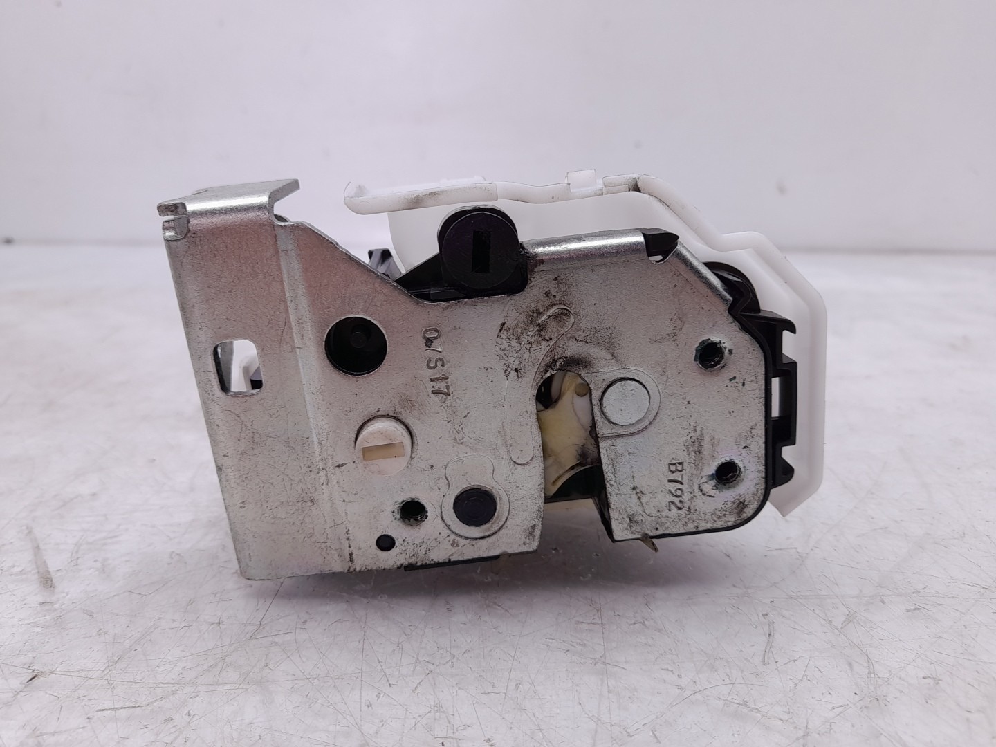 Serratura / chiusura posteriore Sinistra