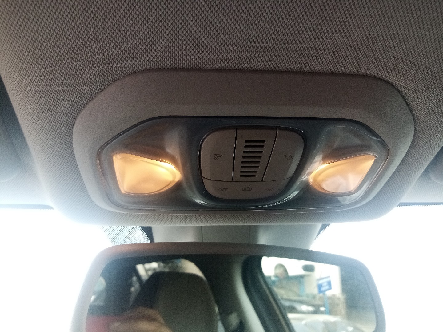 Plafoniera anteriore