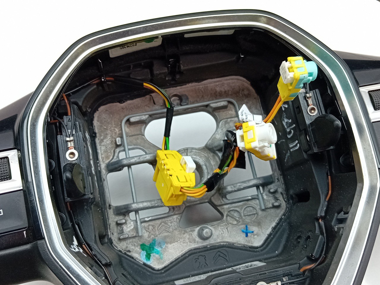 Volant de direction PEUGEOT 3008 II (M_) Imagem-1