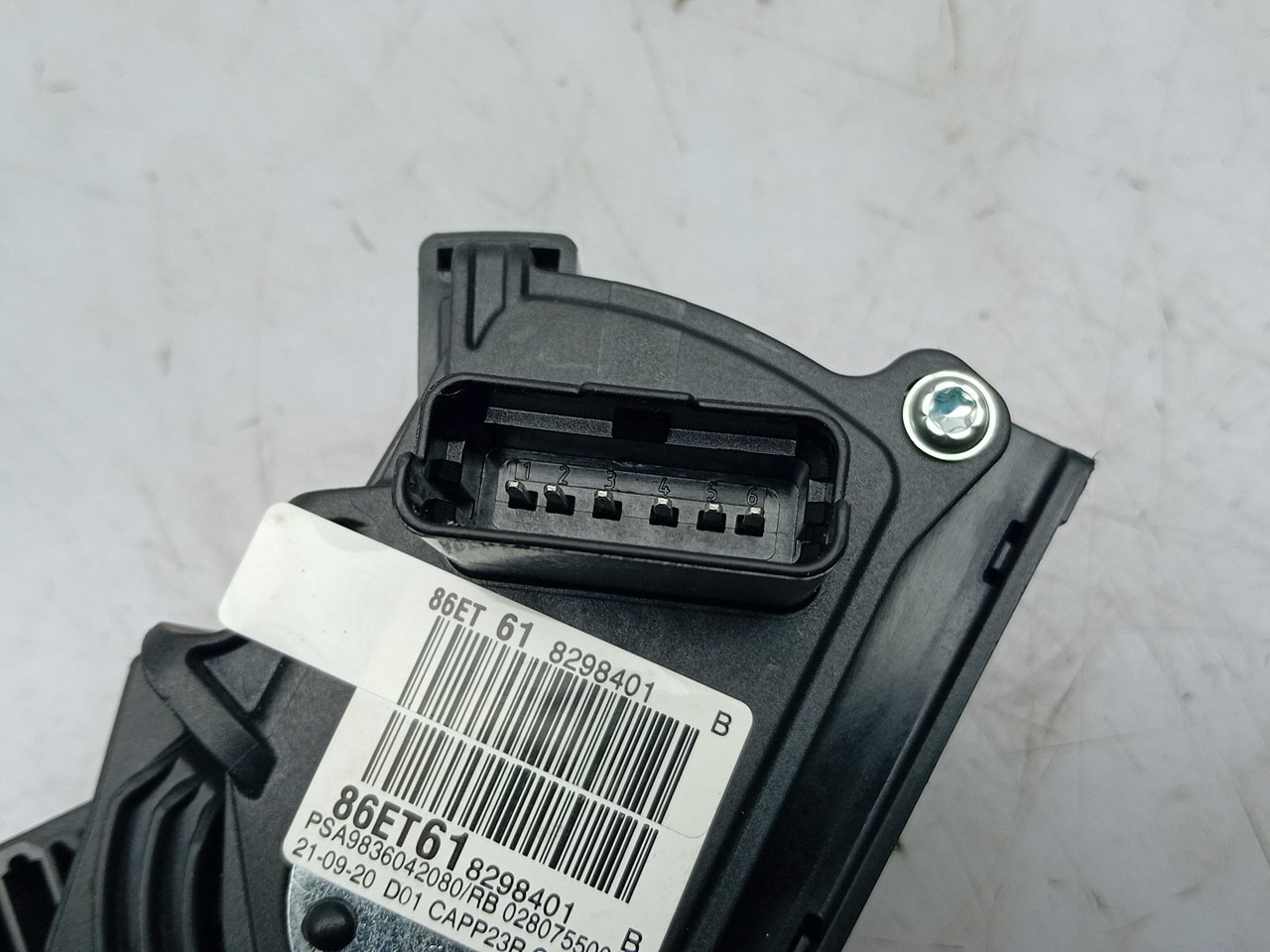 Pedal acelerador PEUGEOT 3008 II (M_) Imagem-2