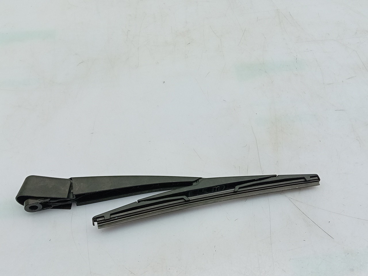 Brazo de limpiaparabrisas trasero PEUGEOT 3008 II (M_) Imagem-1