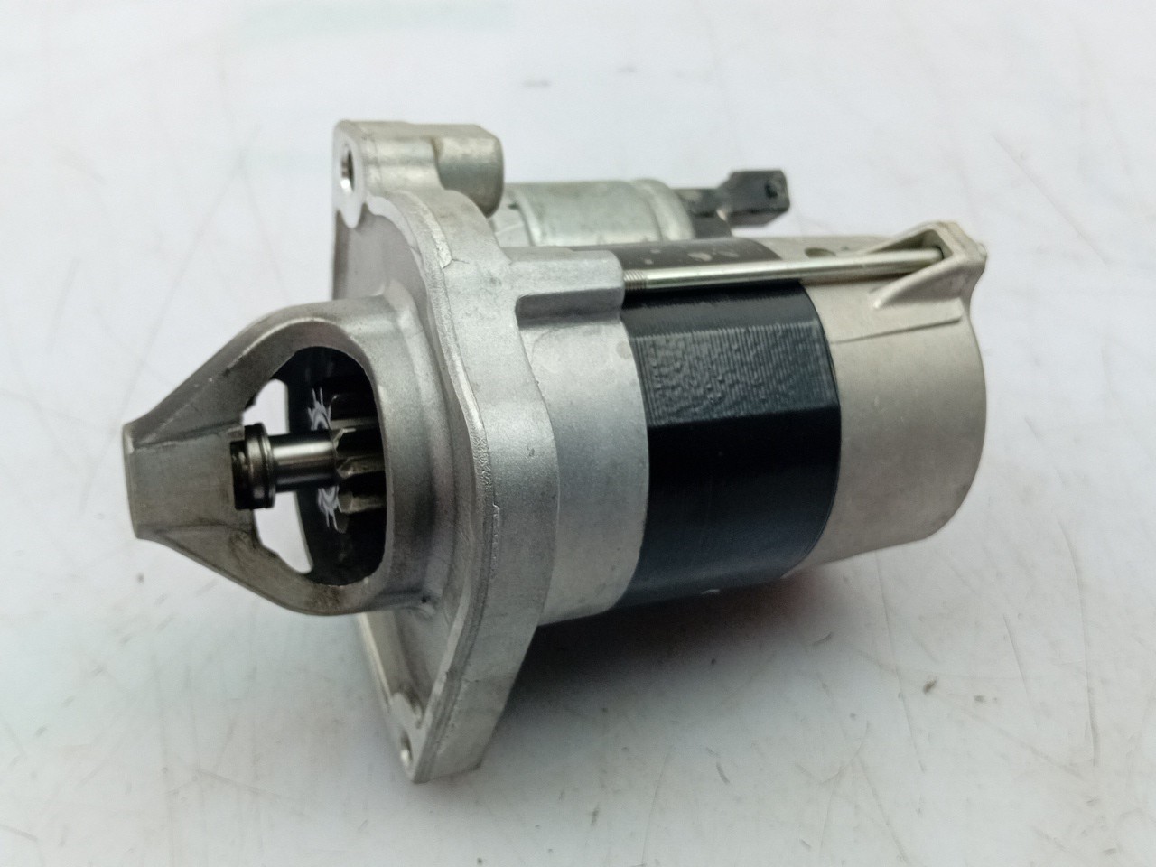 Motor de arranque PEUGEOT 3008 II (M_) Imagem-1