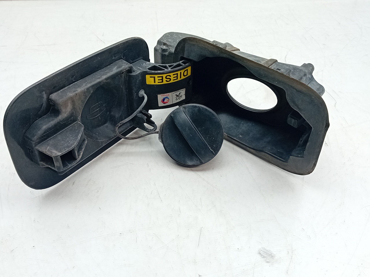 Bouchon/Volet De Trappe De Réservoir à Carburant  PEUGEOT 508 SW Imagem-3
