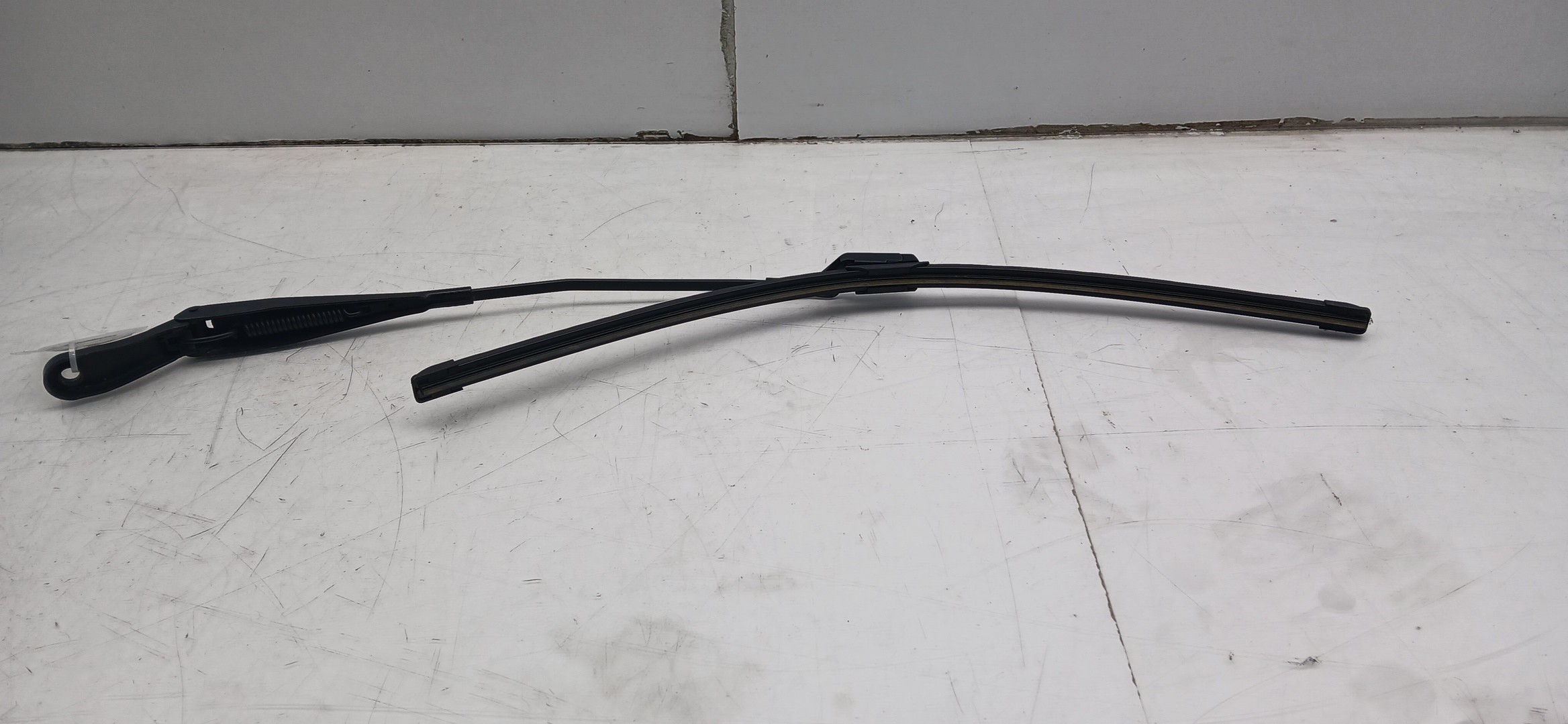 Windscreen wiper arm Left front PEUGEOT 208 Imagem-1