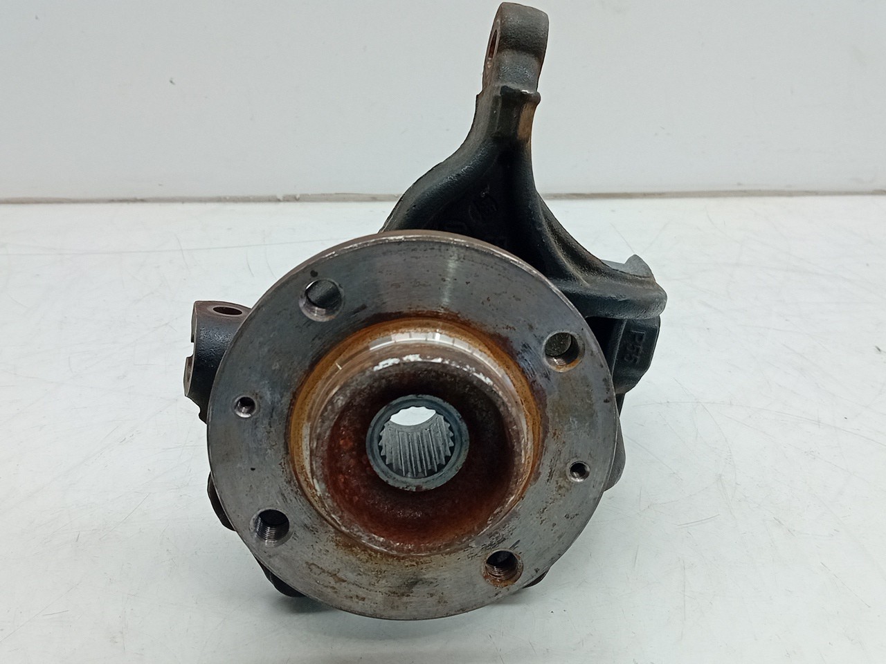 Right front steering knuckle PEUGEOT 208 Imagem-1