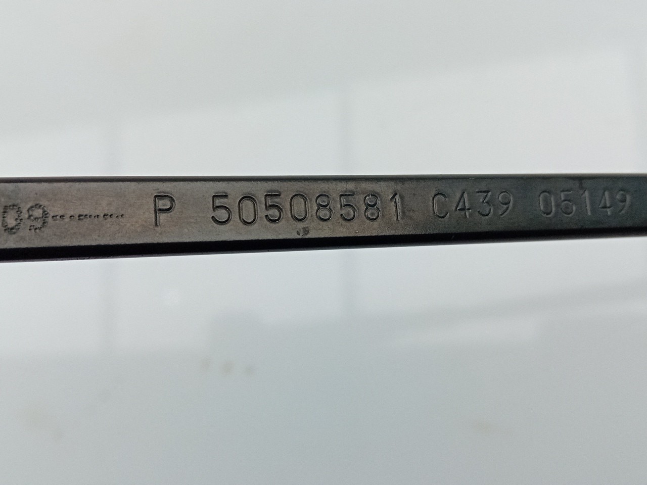 Windscreen wiper arm Right front ALFA ROMEO Mito (955_) Imagem-2