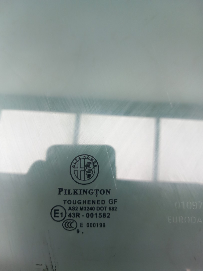 Vidro porta frente direita ALFA ROMEO Mito (955_) Imagem-1