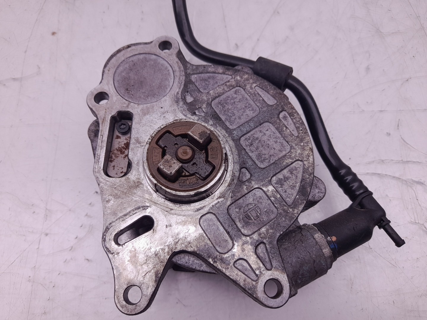 Vacuum pump for braking system