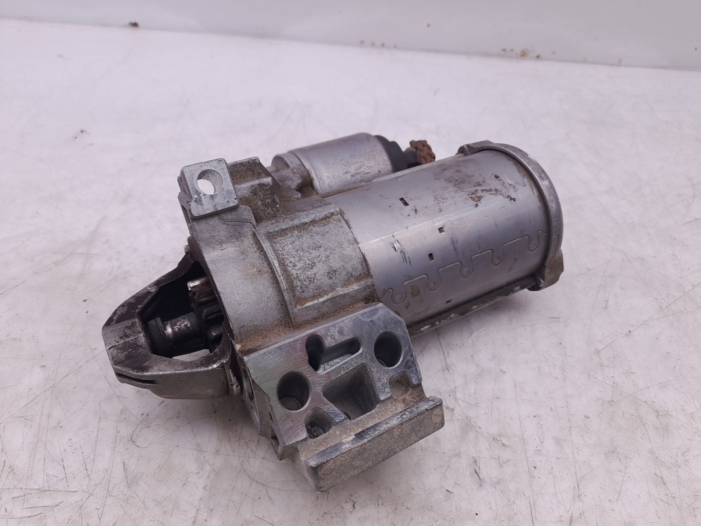 Motor de arranque BMW 1 (F20) Imagem-1
