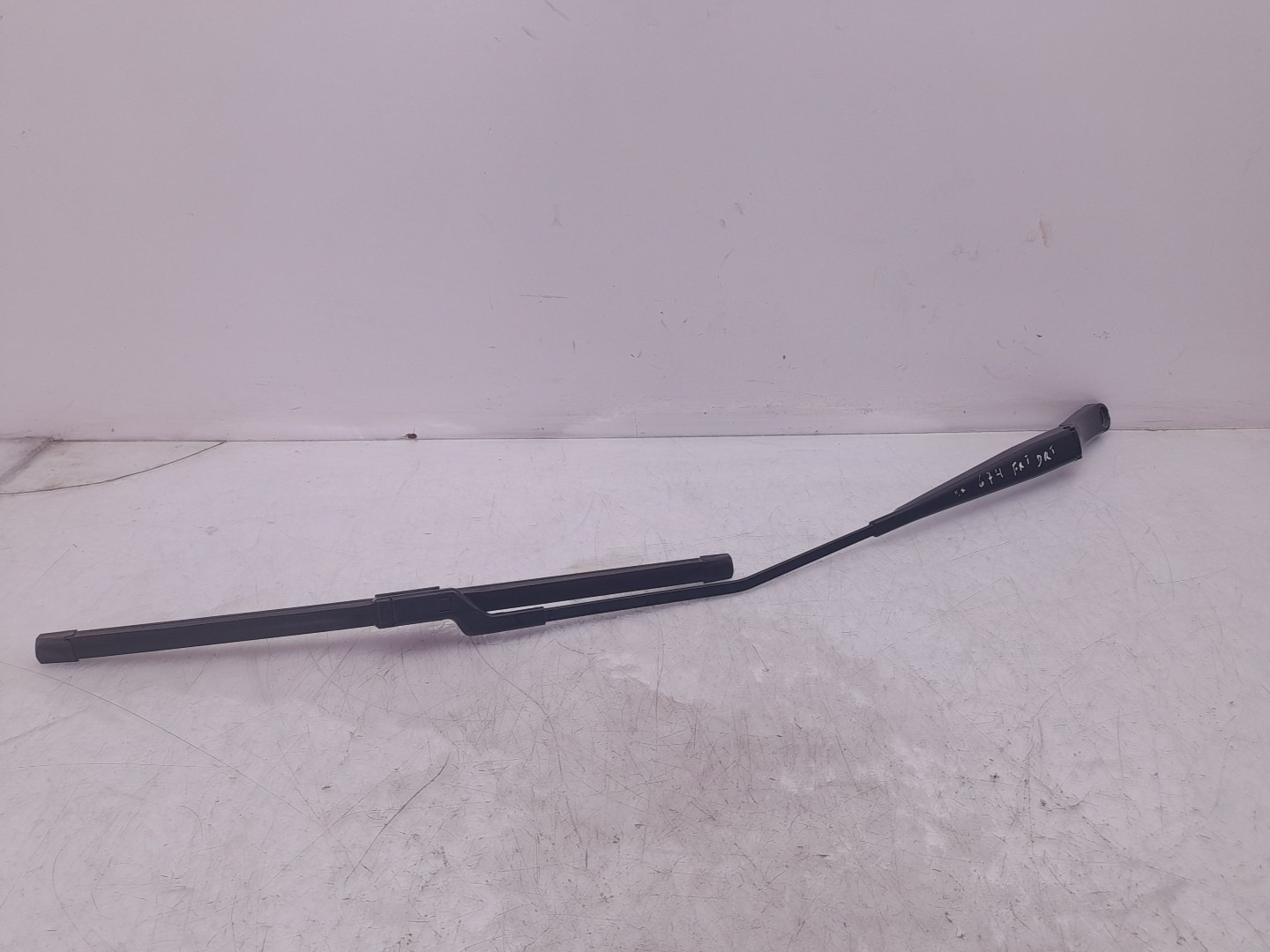 Brazo de limpiaparabrisas delantero derecho VOLKSWAGEN Golf VII (5G1, BQ1, BE1, BE2) Imagem-1