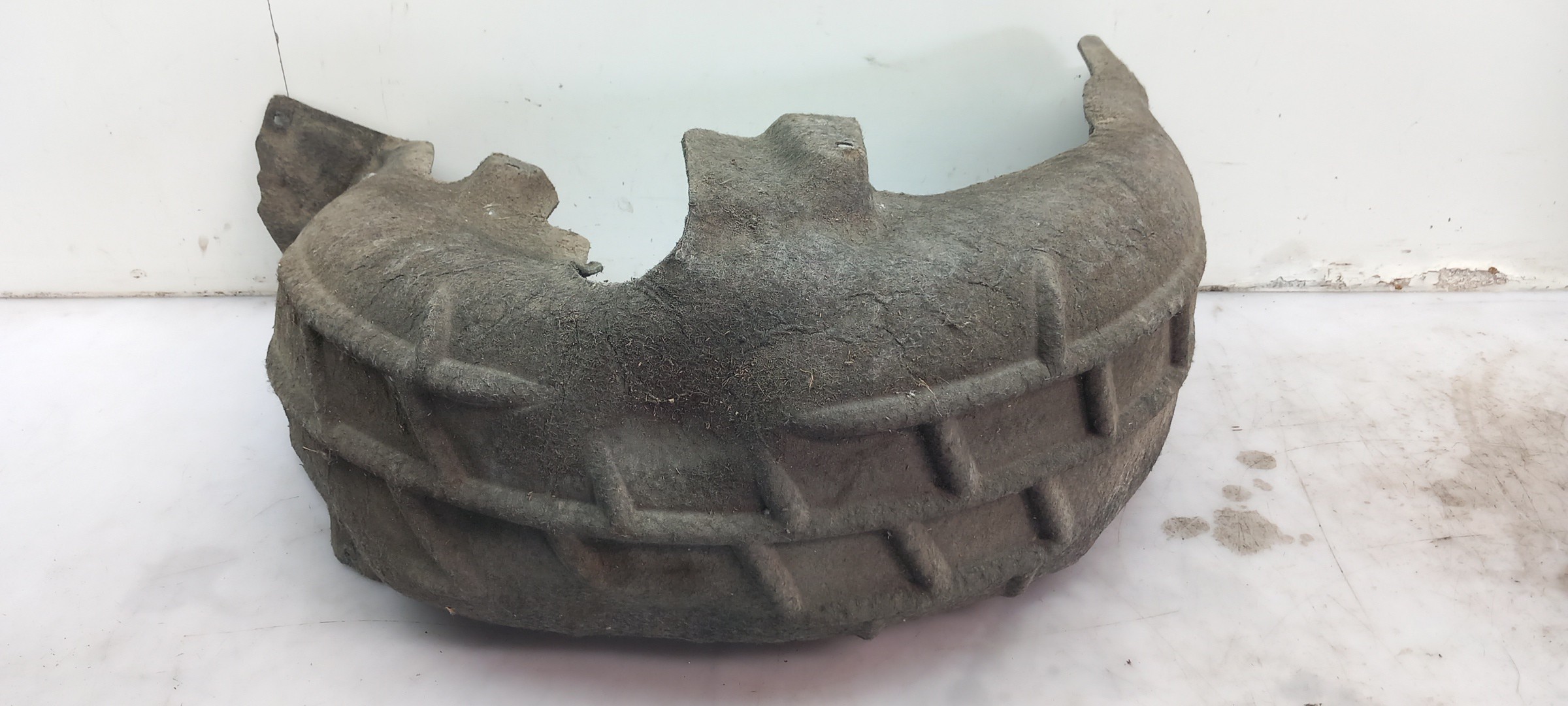 Rear wheel arch right