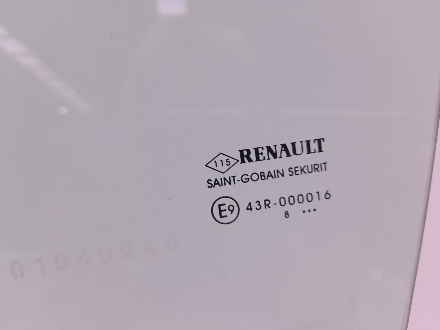 Vetro porta anteriore sinistra RENAULT Kadjar (HA_, HL_) Imagem-1