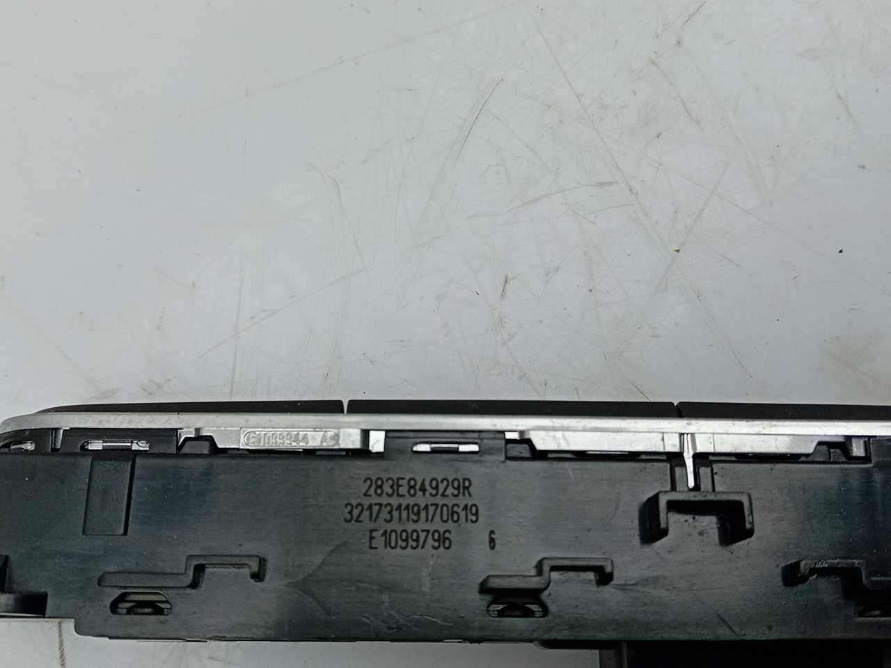 Module générique RENAULT Megane IV (B9A/M_) Imagem-2