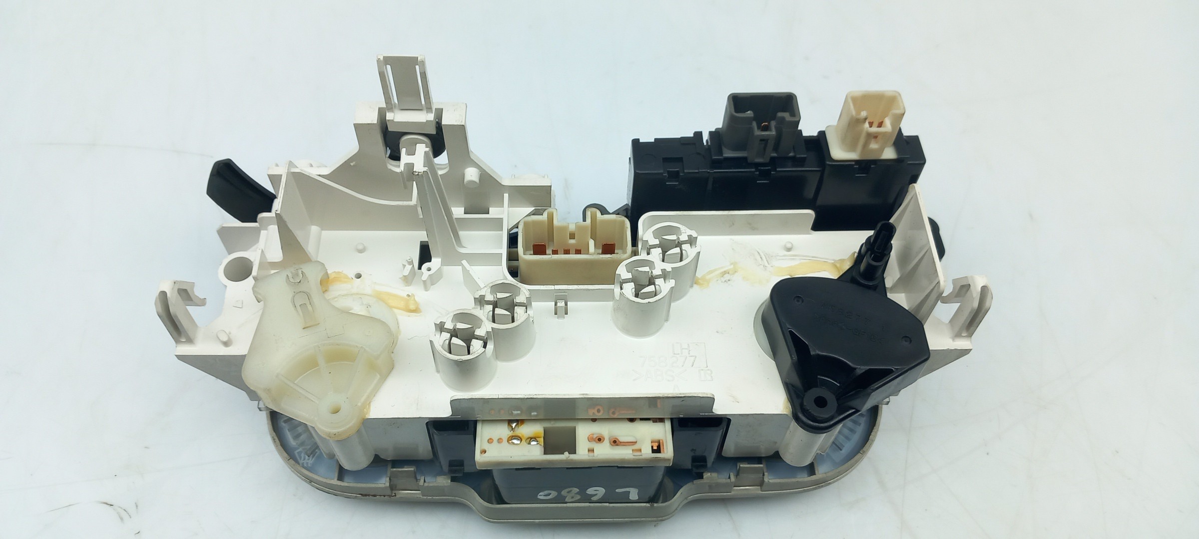 AC switch TOYOTA Yaris (_P1_) Imagem-1