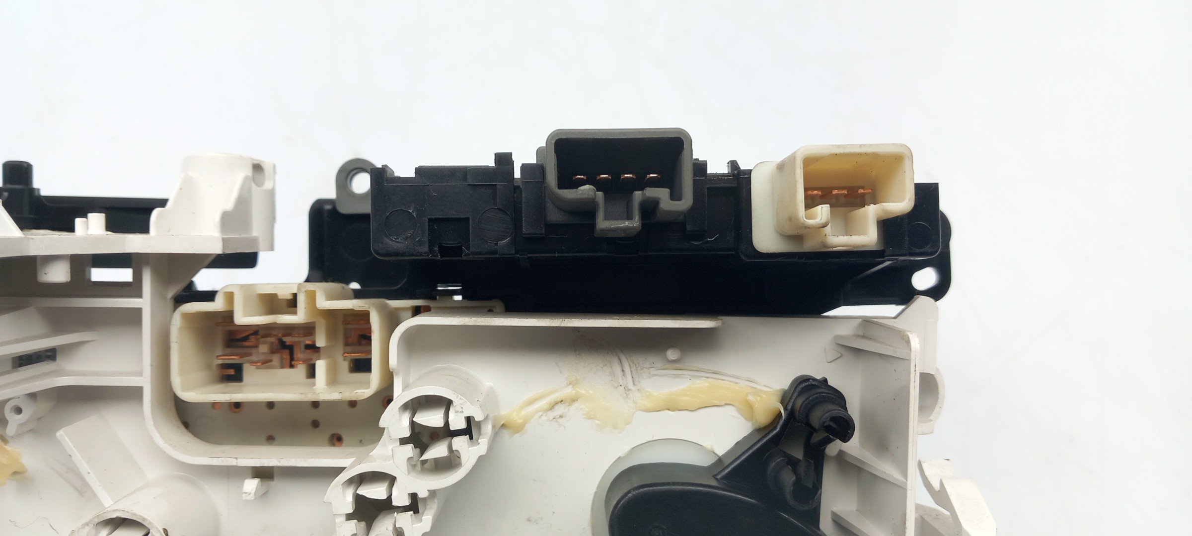 AC switch TOYOTA Yaris (_P1_) Imagem-2