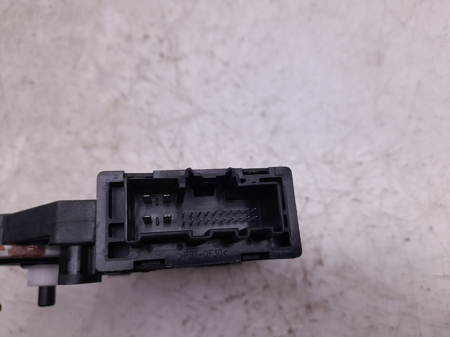 Moteur lève-vitre arrière Droite VOLVO V60 II (225) Imagem-2