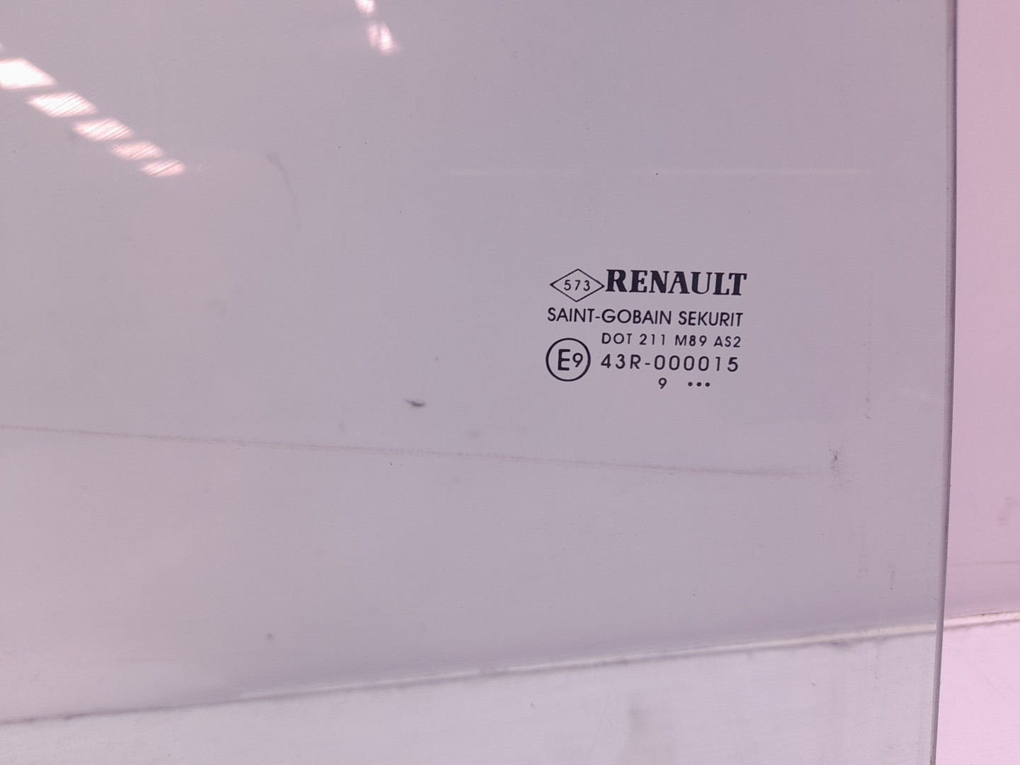 Vidrio puerta Trasero Derecho RENAULT Megane III Grandtour (KZ0/1) Imagem-1