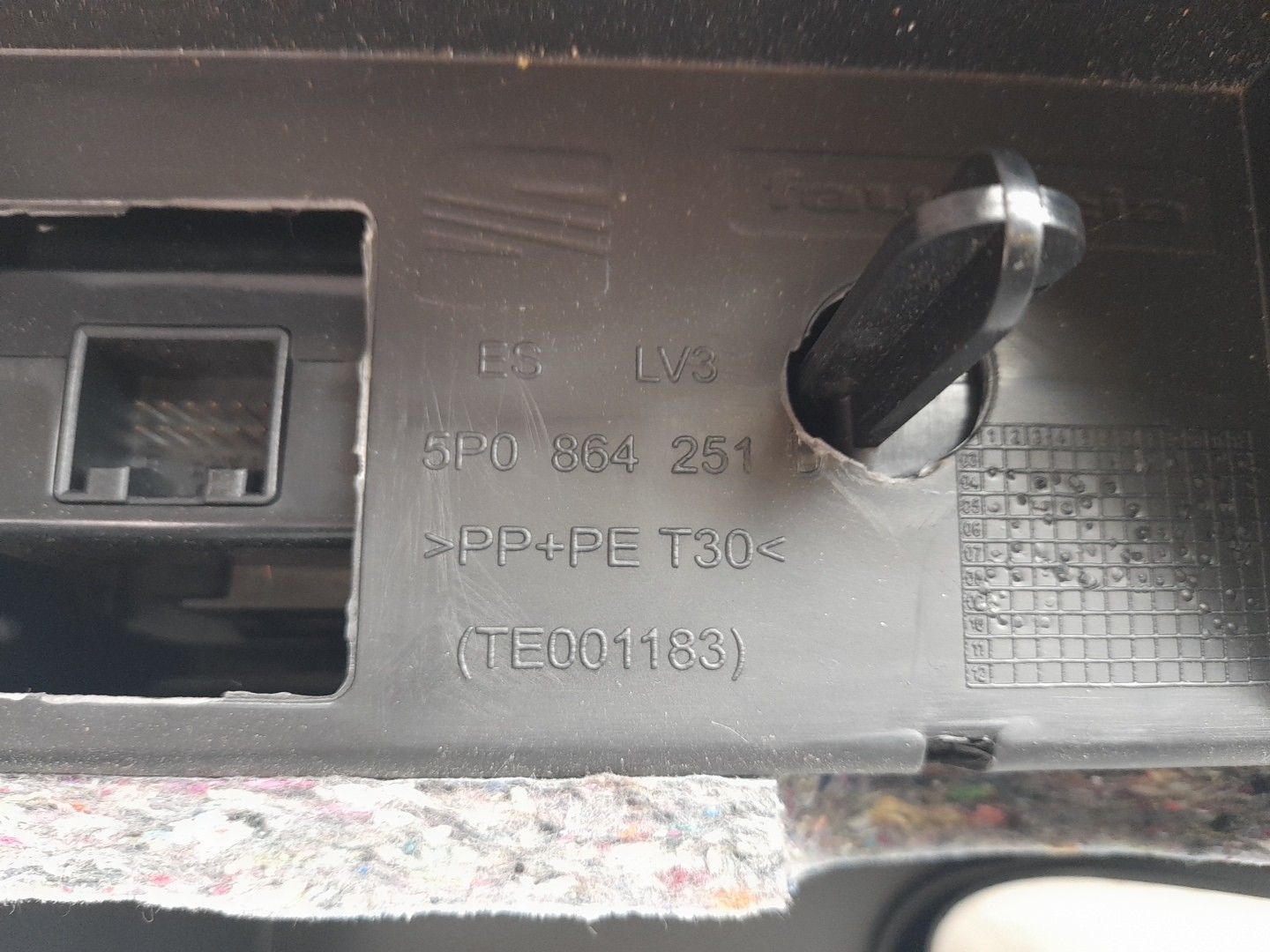Apoyobrazos SEAT Altea XL (5P5, 5P8) Imagem-4
