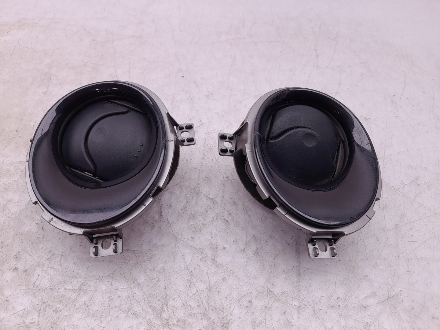 Diffuser / air vent NISSAN Juke (F15) Imagem-2