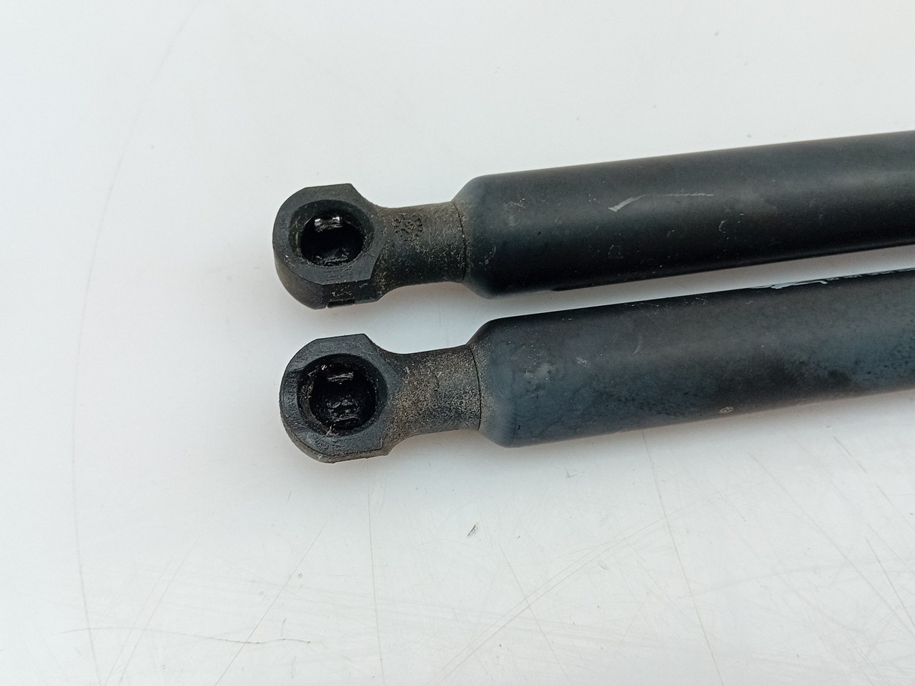 Trunk Shock Absorber PEUGEOT 2008 I (CU_) Imagem-1